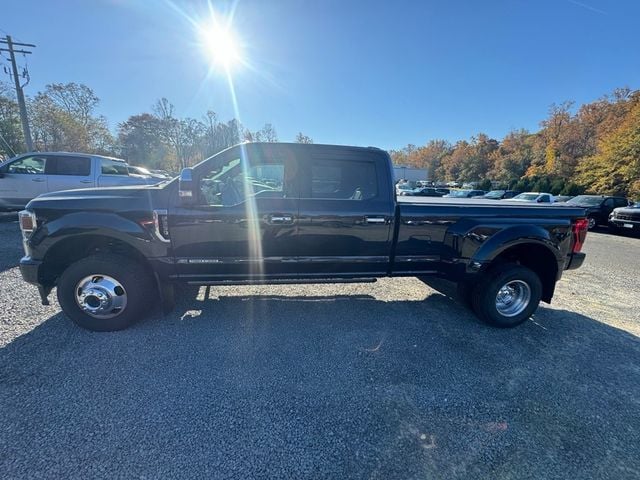 2022 Ford Super Duty F-350 DRW Platinum 4WD Crew Cab 8' Box - 22650869 - 3