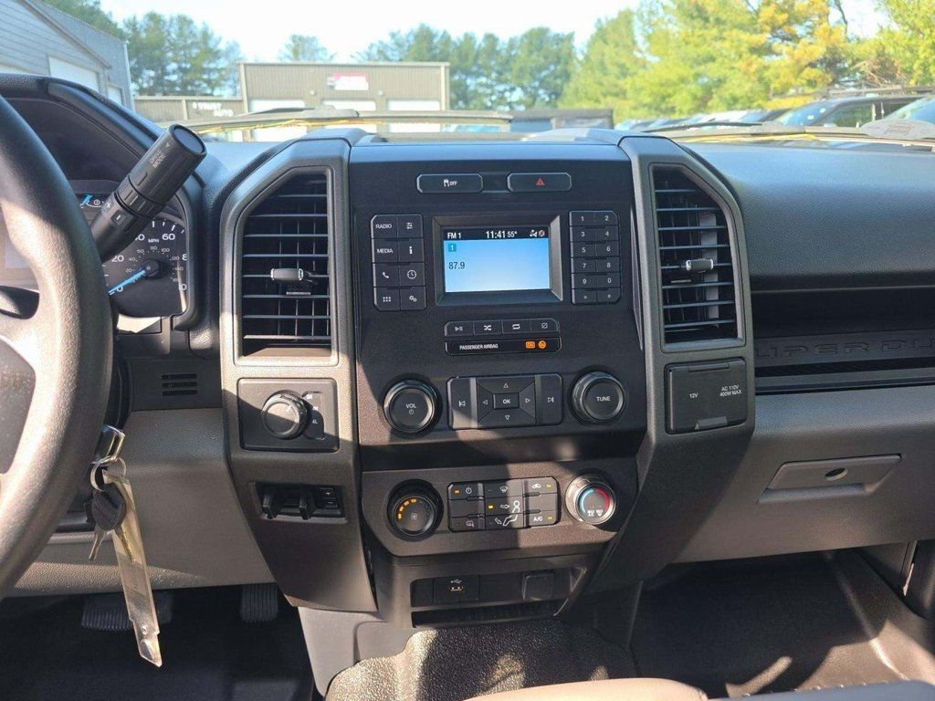 2022 Ford F-350 XL photo 4