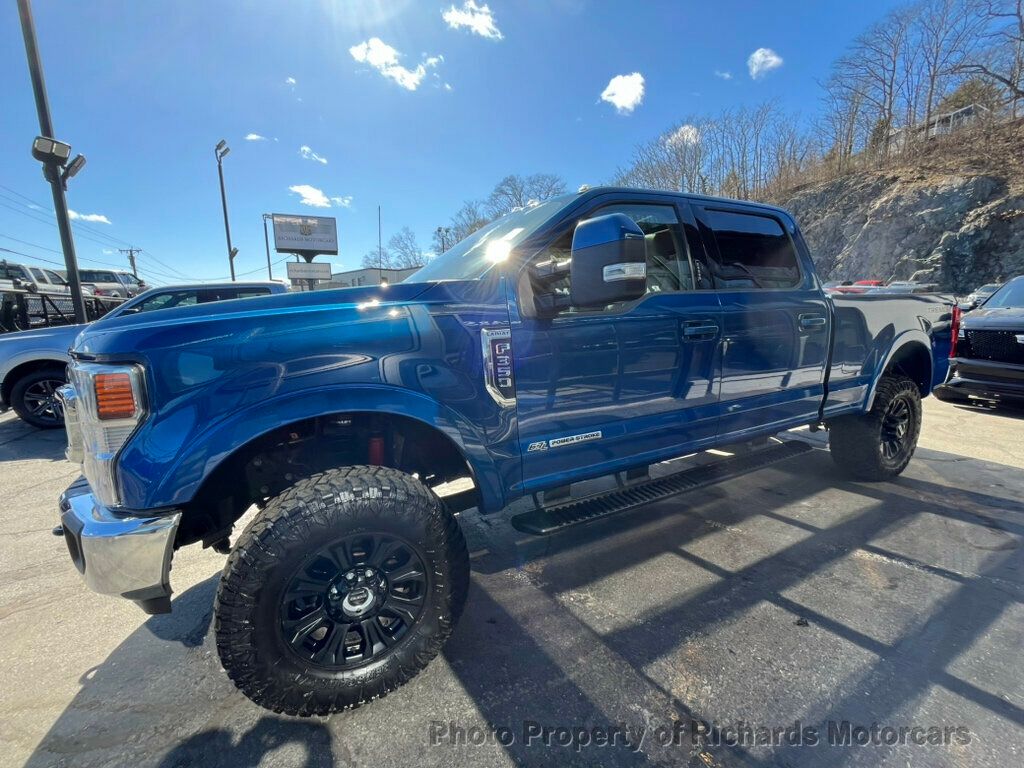 2022 Ford Super Duty F-350 SRW LARIAT 4WD Crew Cab 6.75' Box - 22371409 - 11