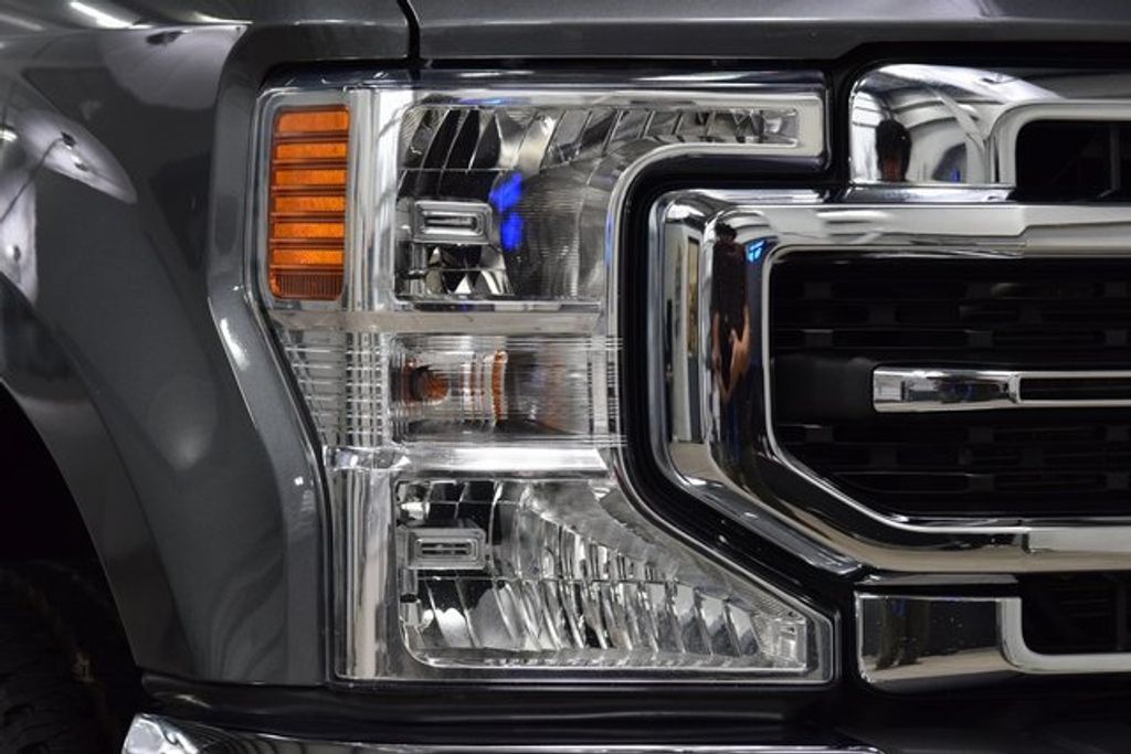 2022 Ford F-350 Lariat photo 9