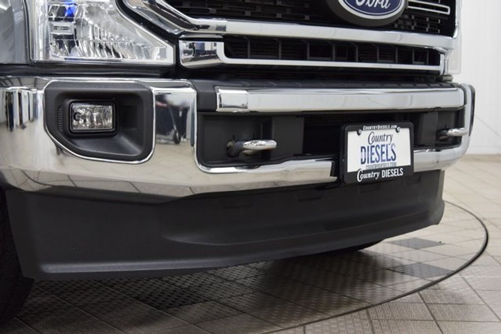 2022 Ford F-350 Lariat photo 10