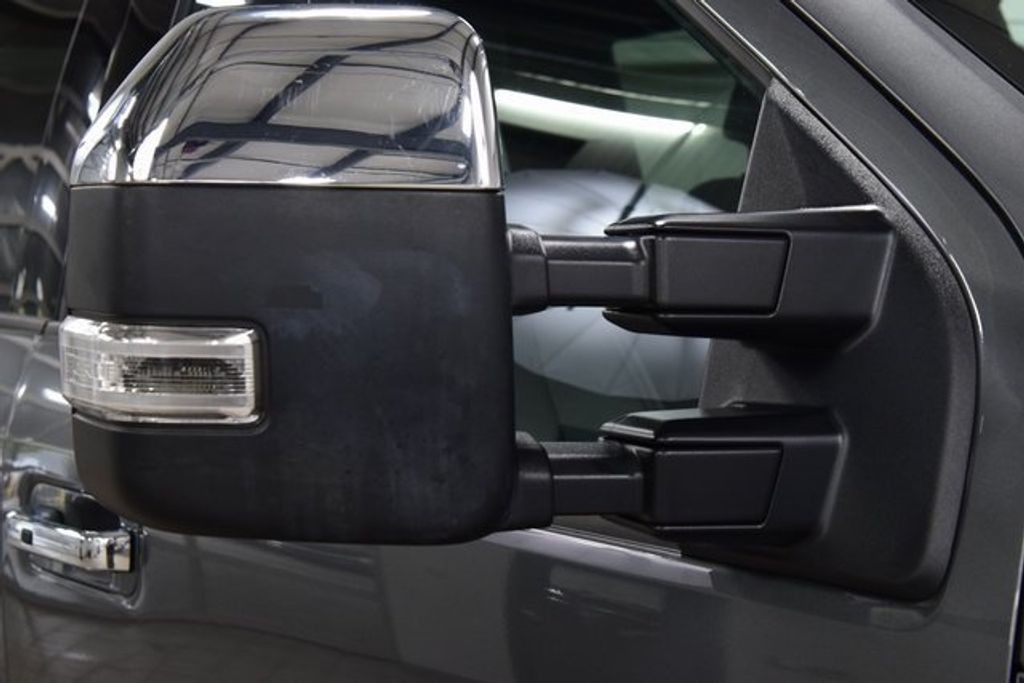2022 Ford F-350 Lariat photo 14