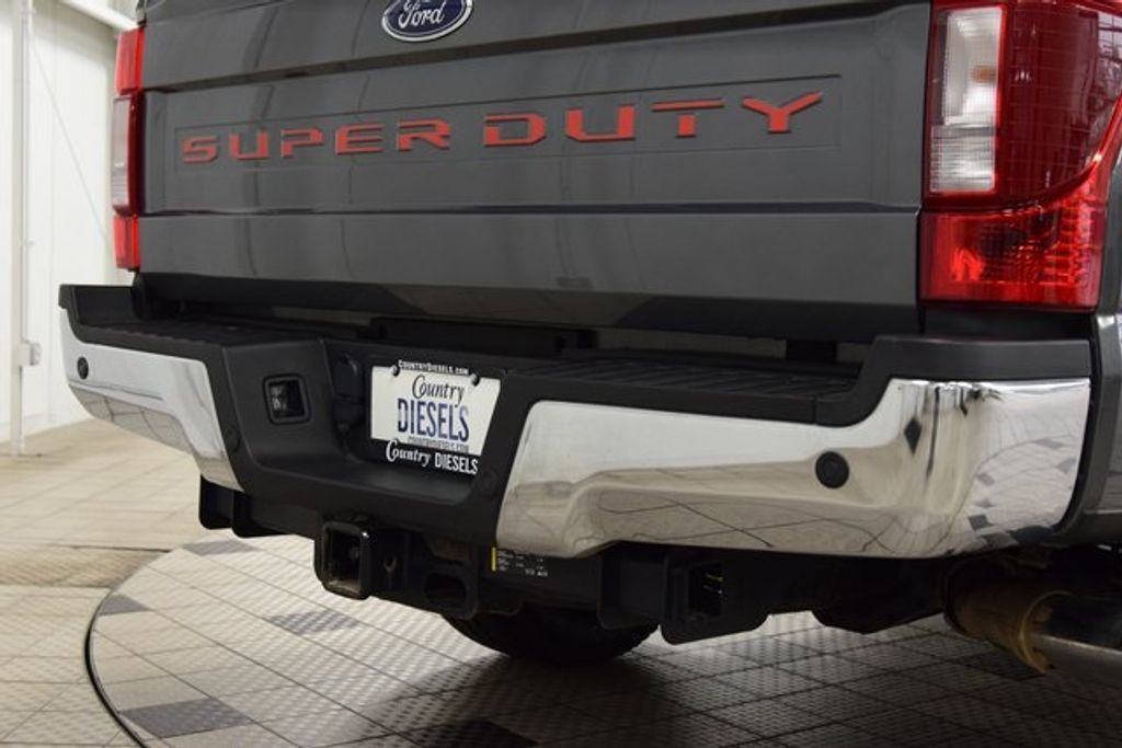 2022 Ford F-350 Lariat photo 17