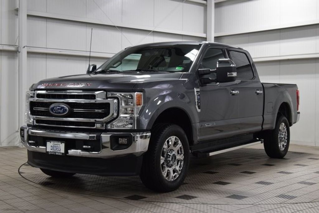 2022 Ford F-350 Lariat photo 3