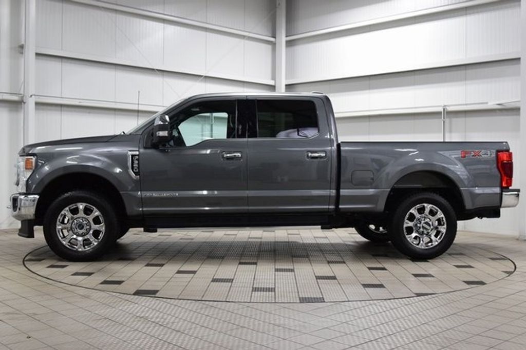 2022 Ford F-350 Lariat photo 4