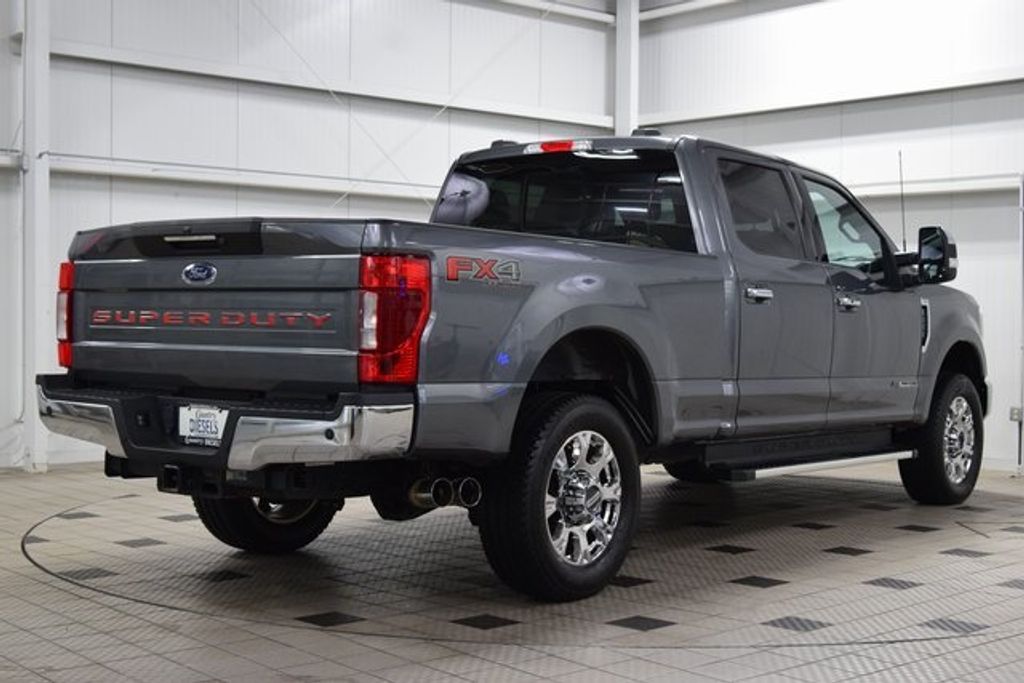 2022 Ford F-350 Lariat photo 6