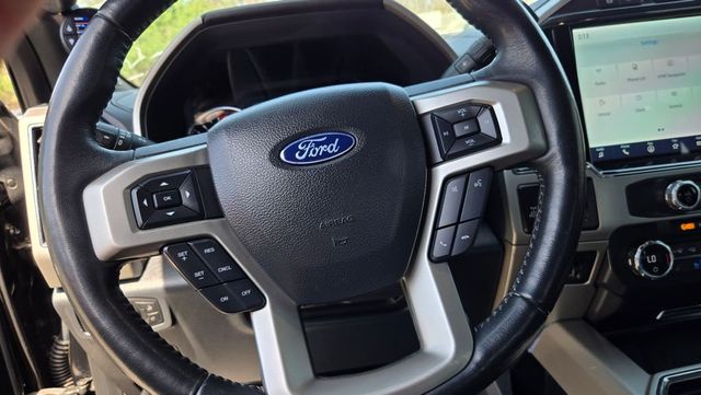 2022 Ford Super Duty F-350 SRW Lariat Ultimate Sport FX4 Leveled - 23004114 - 17