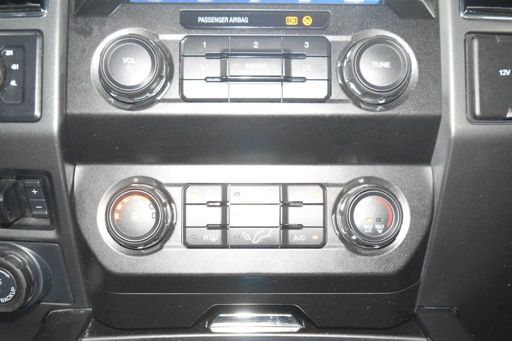 2022 Ford Super Duty F-350 SRW XLT - 23065516 - 34
