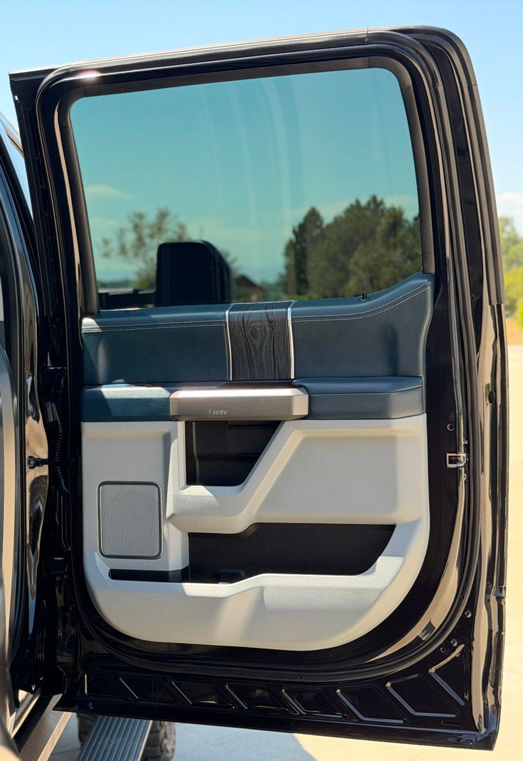 2022 Ford Super Duty F-450 DRW  - 23026849 - 32