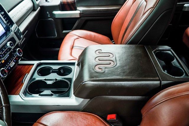 2022 Ford Super Duty F-450 DRW King Ranch 4WD Crew Cab 8' Box - 22955948 - 18