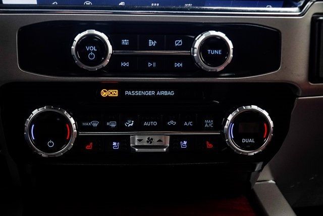 2022 Ford Super Duty F-450 DRW King Ranch 4WD Crew Cab 8' Box - 22955948 - 21