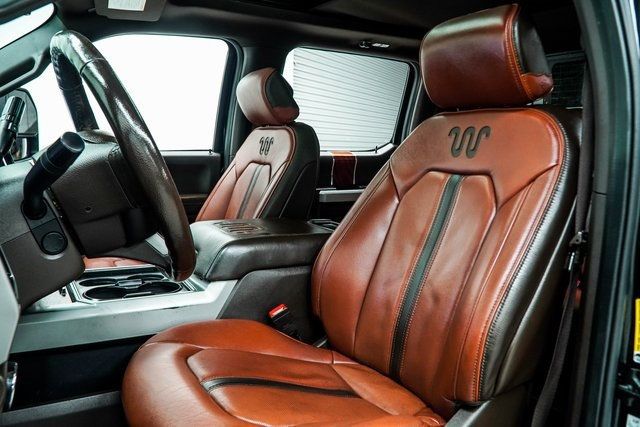 2022 Ford Super Duty F-450 DRW King Ranch 4WD Crew Cab 8' Box - 22955948 - 36