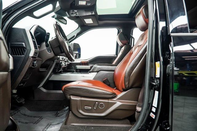 2022 Ford Super Duty F-450 DRW King Ranch 4WD Crew Cab 8' Box - 22955948 - 37