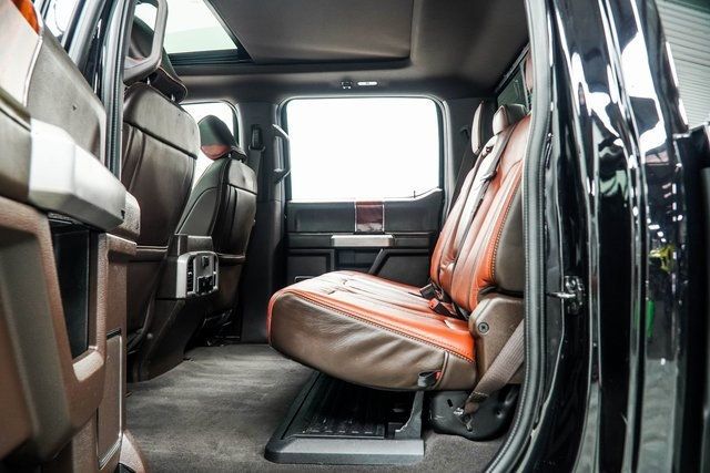 2022 Ford Super Duty F-450 DRW King Ranch 4WD Crew Cab 8' Box - 22955948 - 38