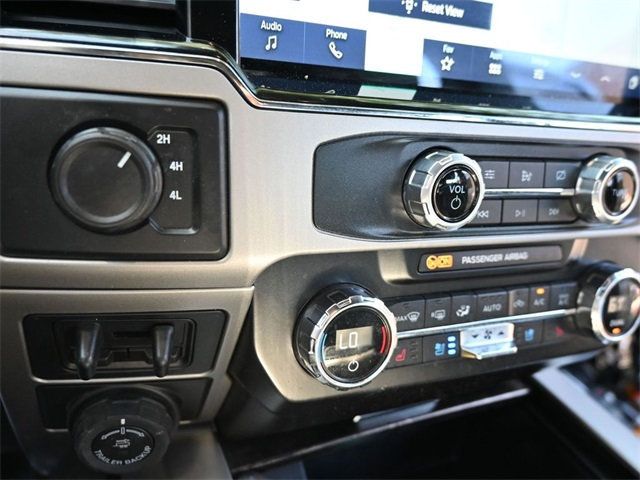 2022 Ford Super Duty F-450 DRW LARIAT 4WD Crew Cab 8' Box - 22806688 - 10