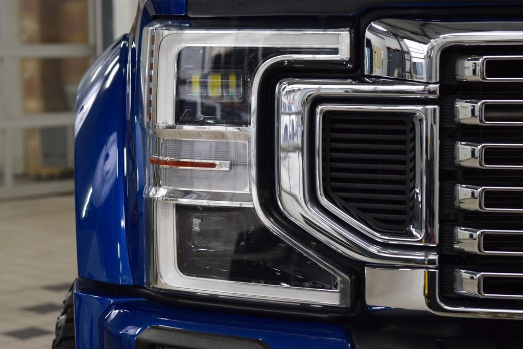 2022 Ford Super Duty F-450 DRW Limited 4WD Crew Cab 8' Box - 22988773 - 11