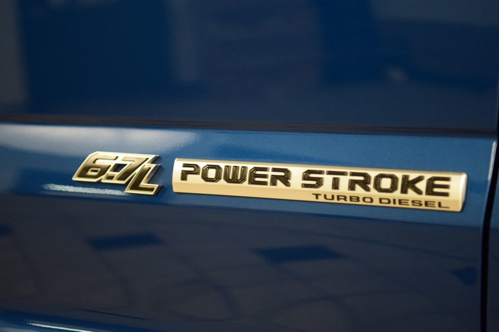 2022 Ford Super Duty F-450 DRW Limited 4WD Crew Cab 8' Box - 22988773 - 16