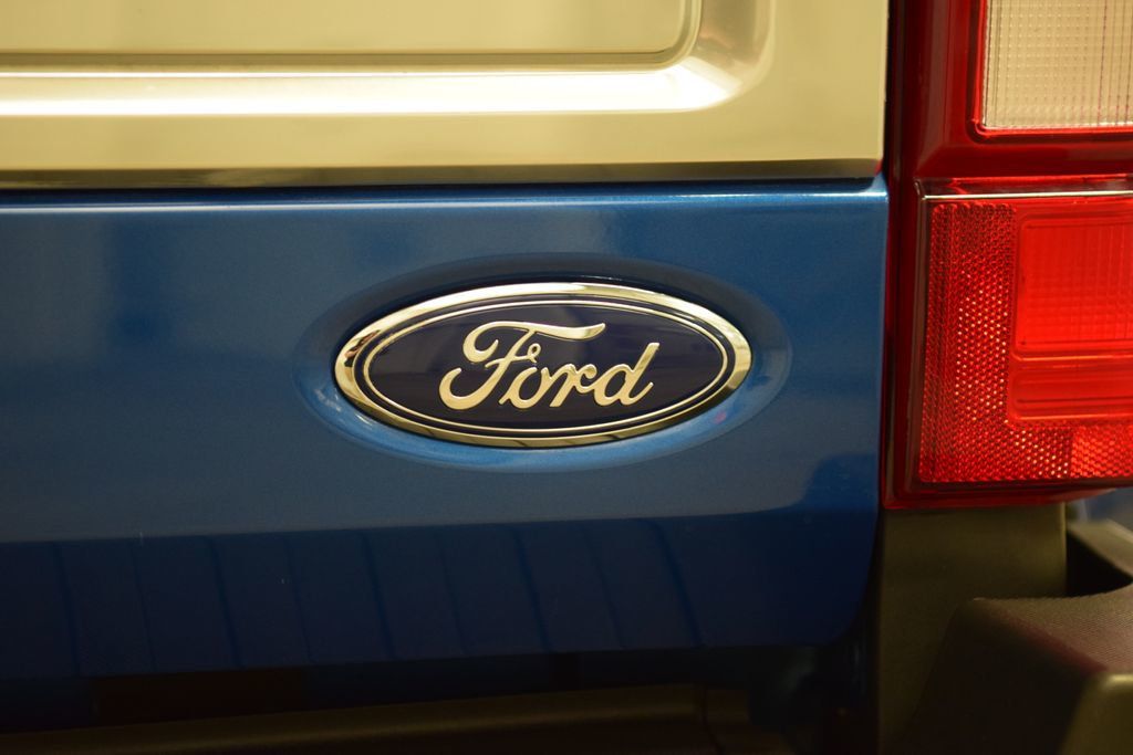 2022 Ford Super Duty F-450 DRW Limited 4WD Crew Cab 8' Box - 22988773 - 22