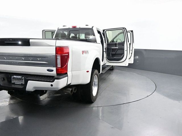 2022 Ford Super Duty F-450 DRW Platinum 4WD Crew Cab 8' Box - 22940279 - 11