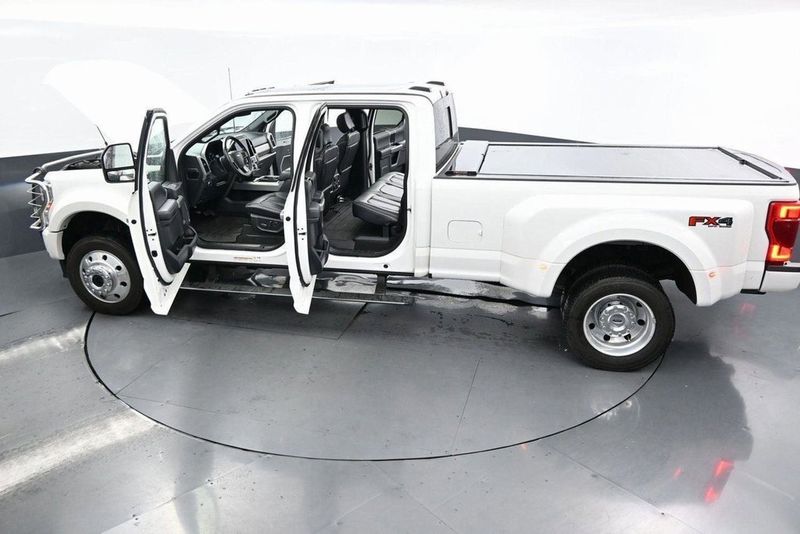 2022 Ford Super Duty F-450 DRW Platinum 4WD Crew Cab 8' Box - 22940279 - 14