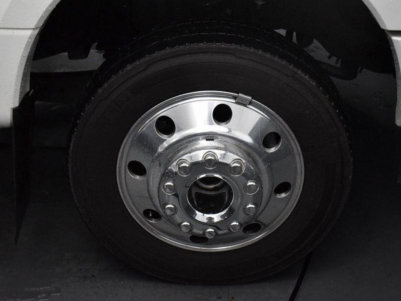 2022 Ford Super Duty F-450 DRW Platinum 4WD Crew Cab 8' Box - 22940279 - 19