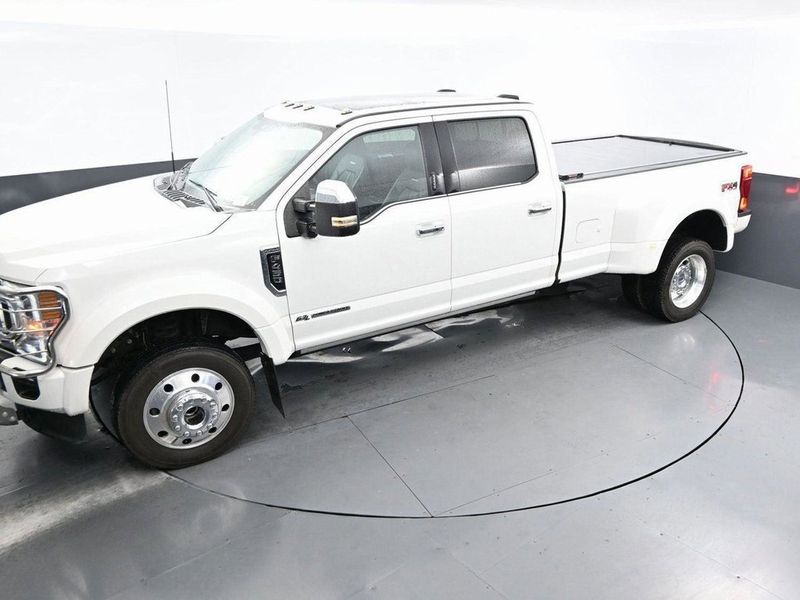 2022 Ford Super Duty F-450 DRW Platinum 4WD Crew Cab 8' Box - 22940279 - 3