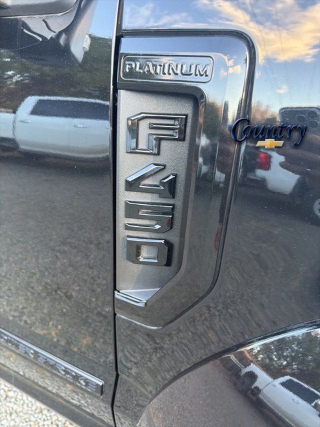 2022 Ford Super Duty F-450 DRW Platinum 4WD Crew Cab 8' Box - 22944505 - 4