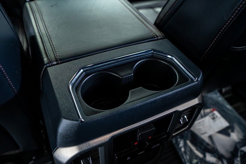 2022 Ford Super Duty F-450 DRW Platinum 4WD Crew Cab 8' Box - 22953528 - 24