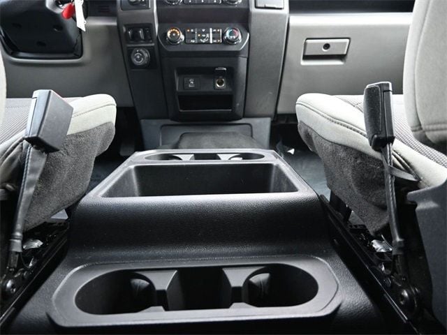 2022 Ford Super Duty F-450 DRW XL 4WD Crew Cab 8' Box - 22921151 - 33
