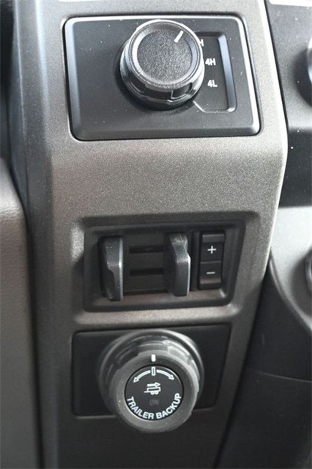 2022 Ford Super Duty F-450 DRW XL 4WD Crew Cab 8' Box - 22921151 - 36