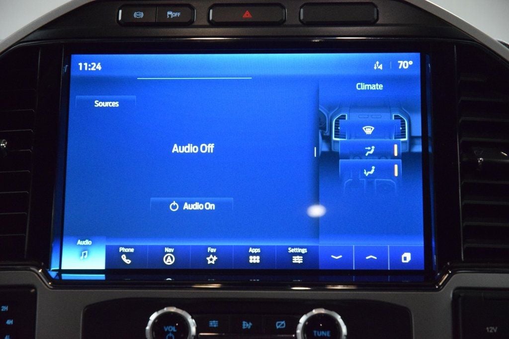 2022 Ford F-550 Lariat photo 18