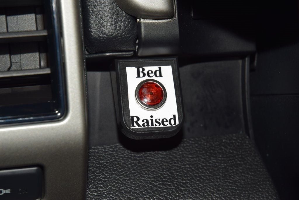 2022 Ford F-550 Lariat photo 33