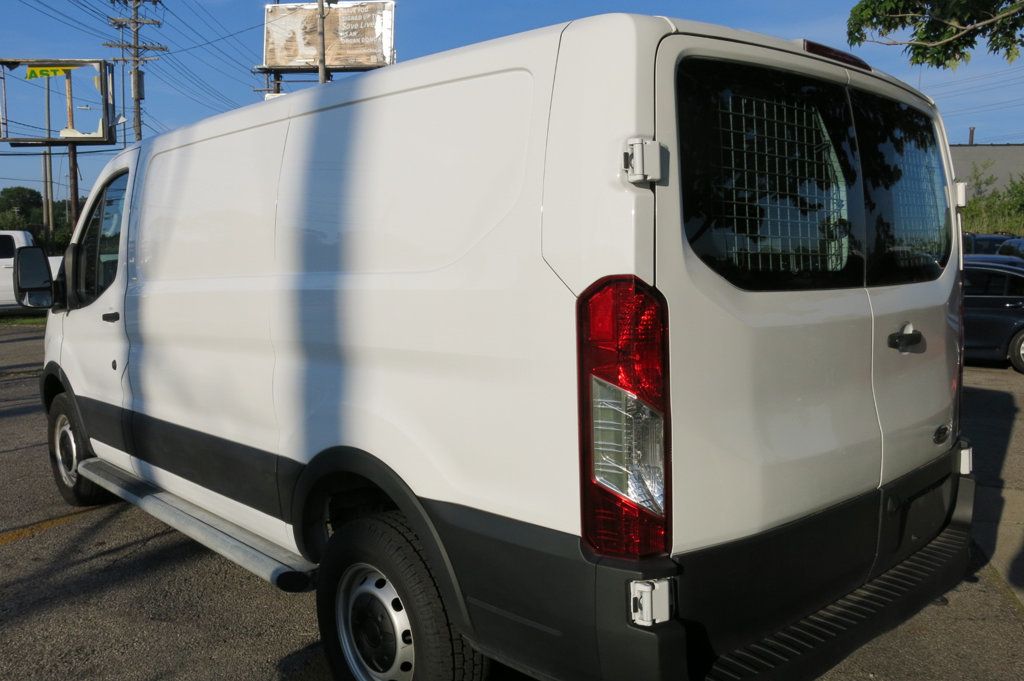 2022 Ford Transit Cargo Van T-250 130" Low Rf 9070 GVWR RWD - 23054049 - 2