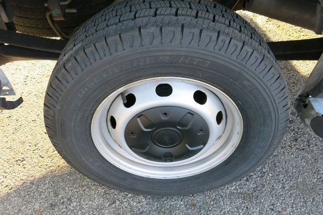 2022 Ford Transit Cargo Van T-250 130" Low Rf 9070 GVWR RWD - 23054049 - 33