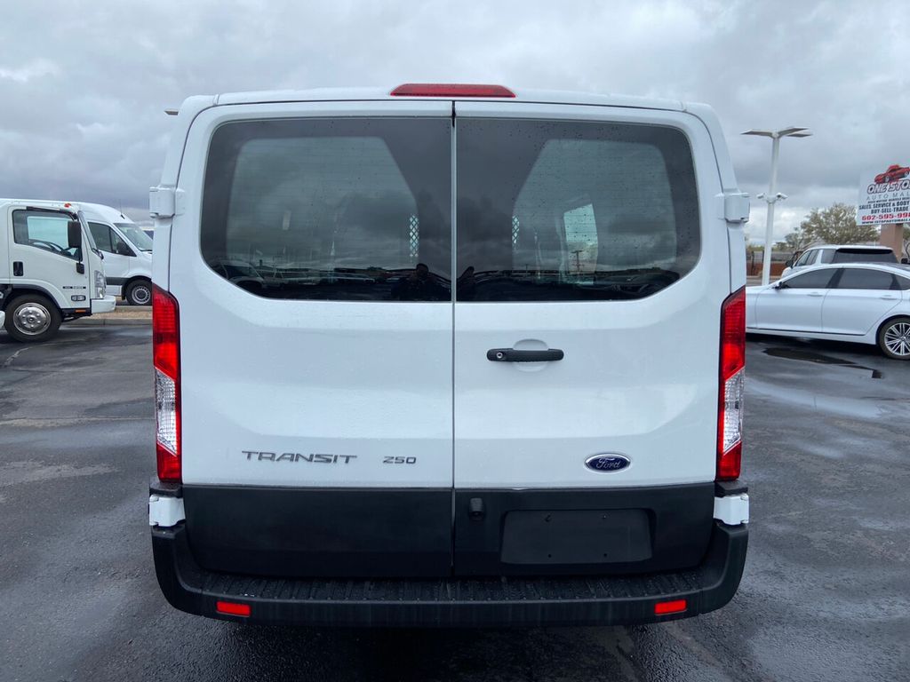 2022 Ford Transit Cargo Van T-250 130" Low Rf 9070 GVWR RWD - 22256115 - 4