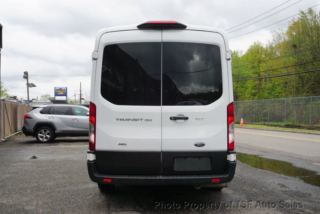 2022 Ford Transit Passenger XLT photo 3