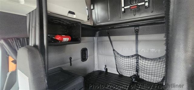2022 Freightliner Cascadia 126  - 23096101 - 10