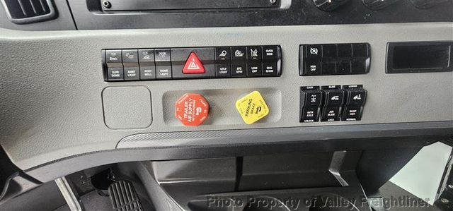 2022 Freightliner Cascadia 126  - 23096101 - 13