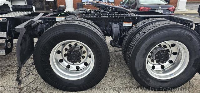 2022 Freightliner Cascadia 126  - 23096101 - 14