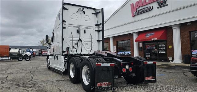 2022 Freightliner Cascadia 126  - 23096101 - 8