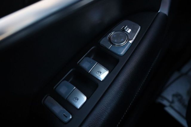 2022 Genesis G70 2.0T - 23097615 - 34
