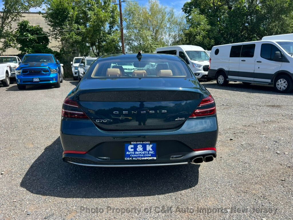 2022 Genesis G70 2.0T Prestige photo 11