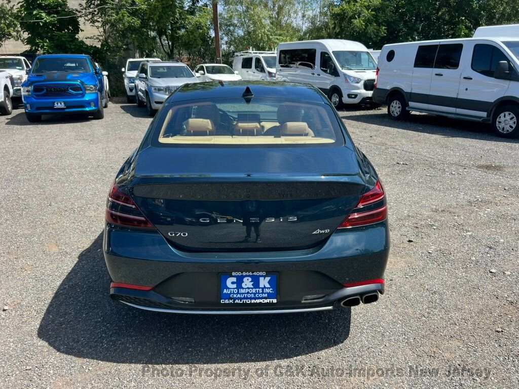2022 Genesis G70 2.0T Prestige photo 12