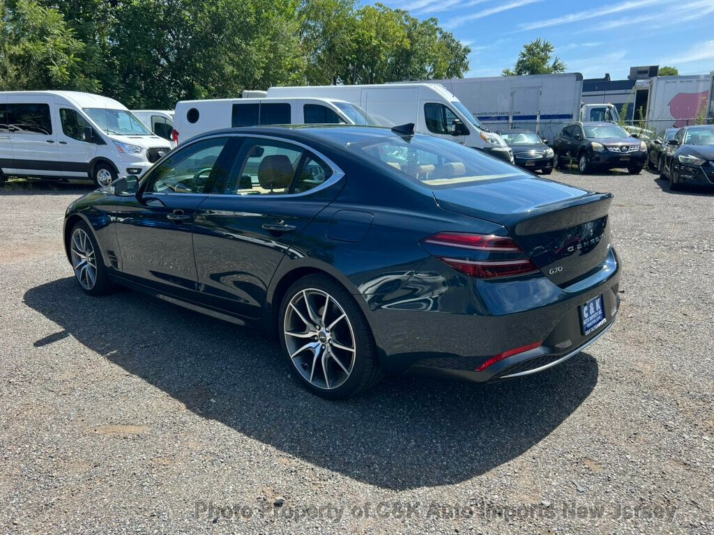 2022 Genesis G70 2.0T Prestige photo 13