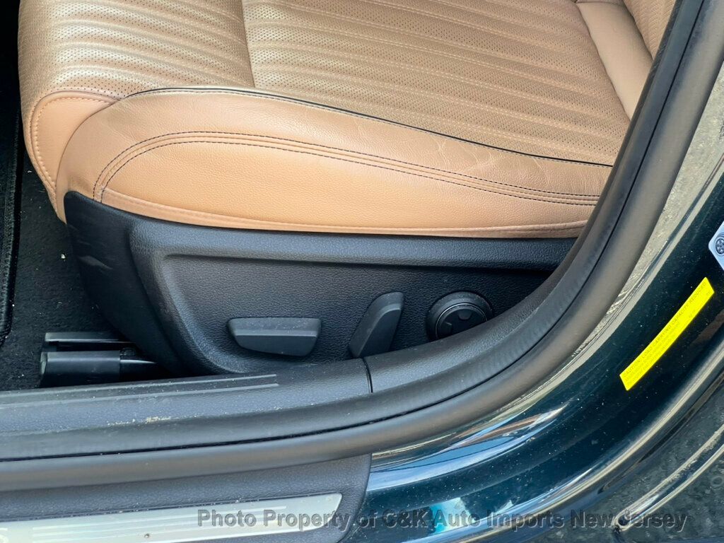 2022 Genesis G70 2.0T Prestige photo 21