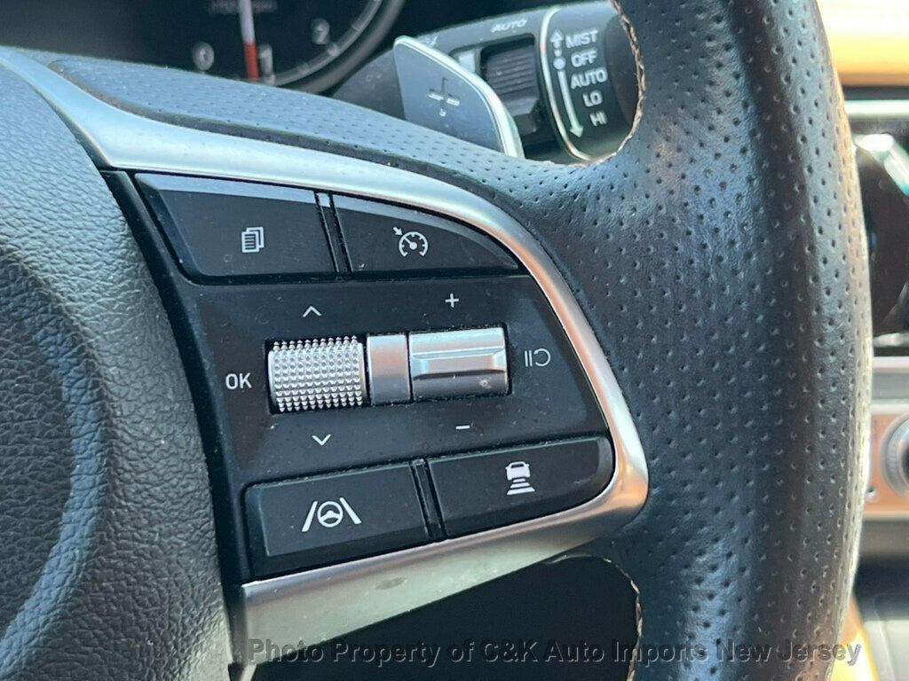 2022 Genesis G70 2.0T Prestige photo 25