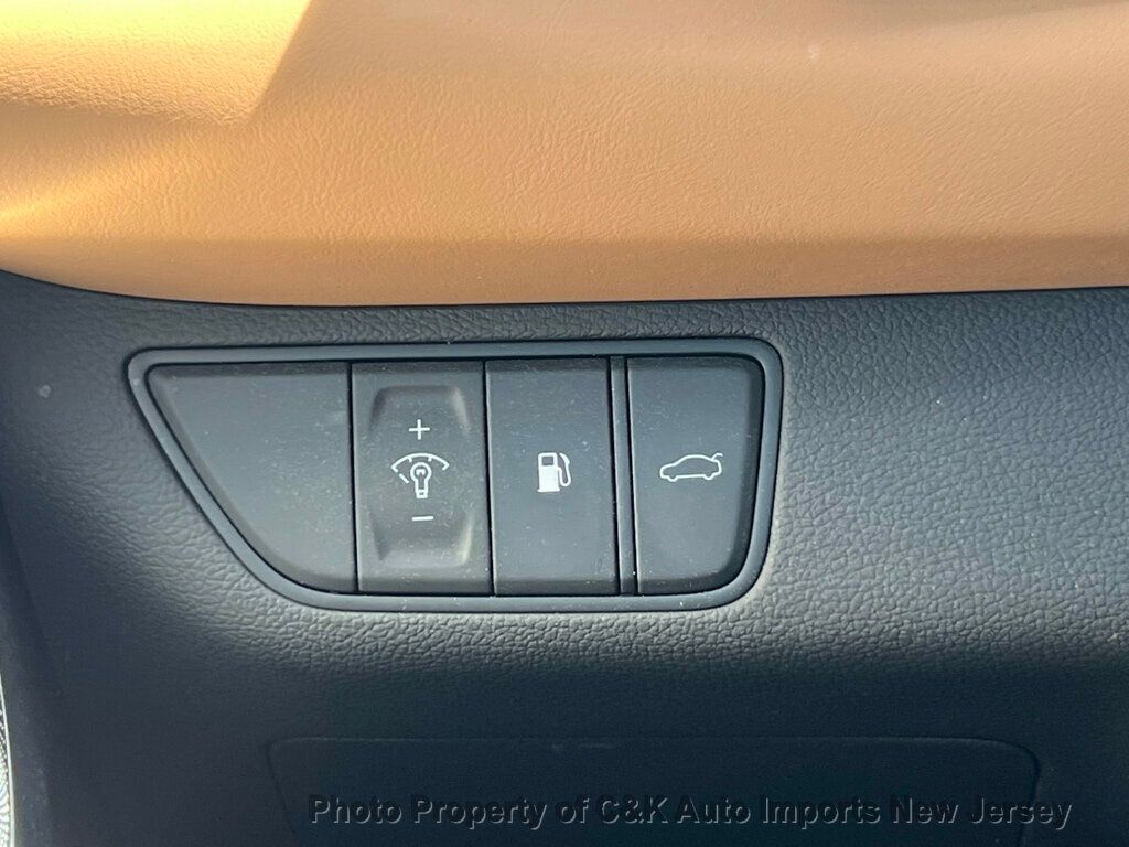 2022 Genesis G70 2.0T Prestige photo 27