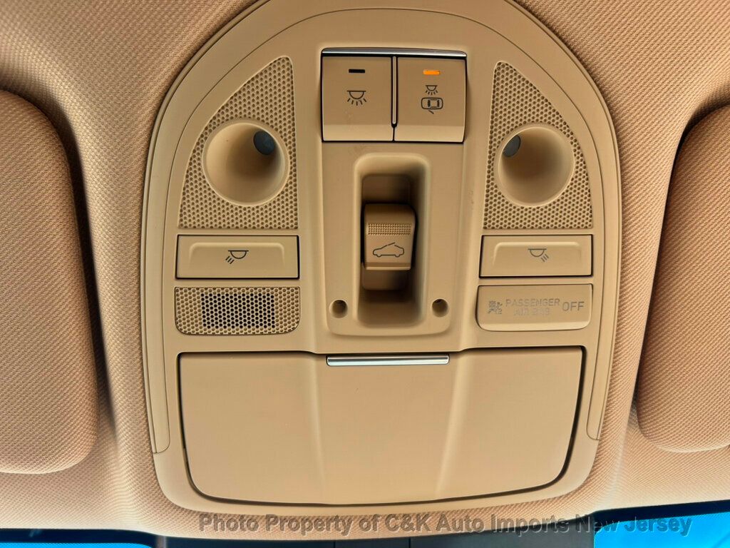 2022 Genesis G70 2.0T Prestige photo 34