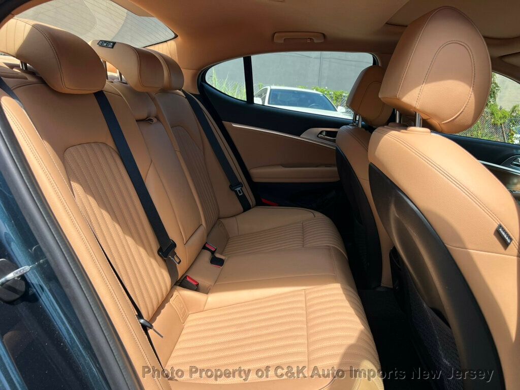 2022 Genesis G70 2.0T Prestige photo 41