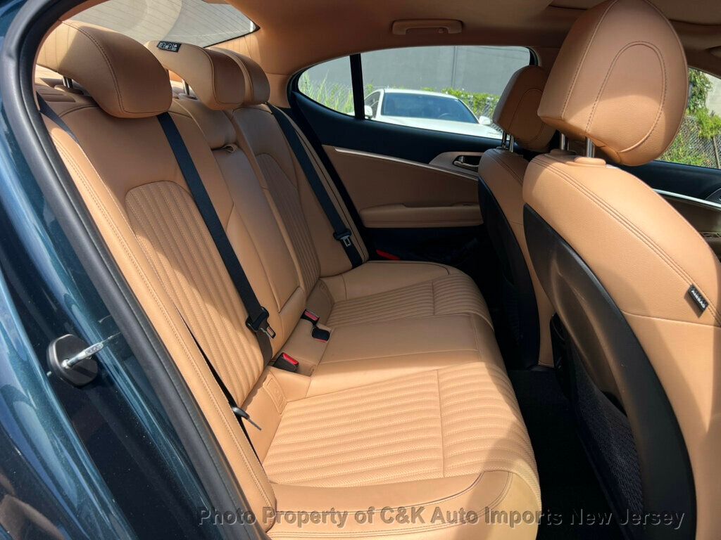 2022 Genesis G70 2.0T Prestige photo 44